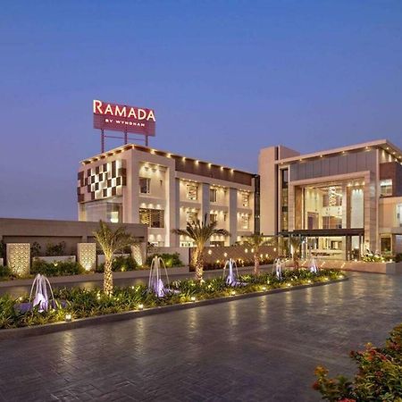 Отель Ramada By Wyndham Gandhidham Shinay Экстерьер фото