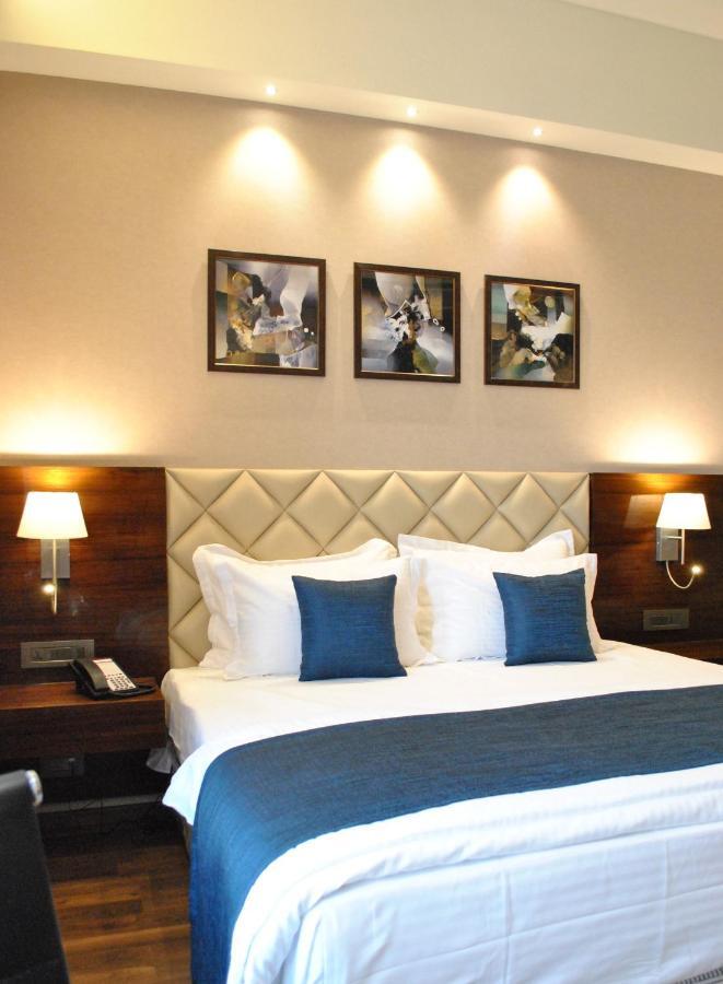 Отель Ramada By Wyndham Gandhidham Shinay Экстерьер фото