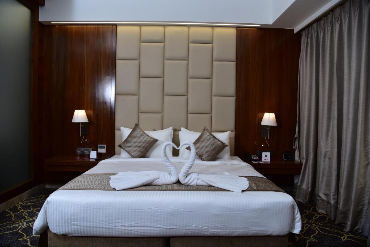 Отель Ramada By Wyndham Gandhidham Shinay Экстерьер фото