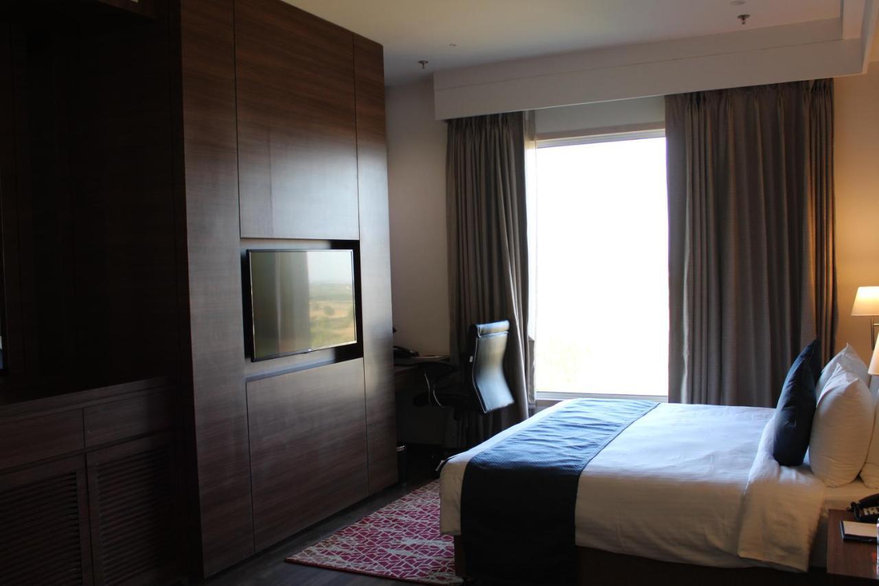 Отель Ramada By Wyndham Gandhidham Shinay Экстерьер фото