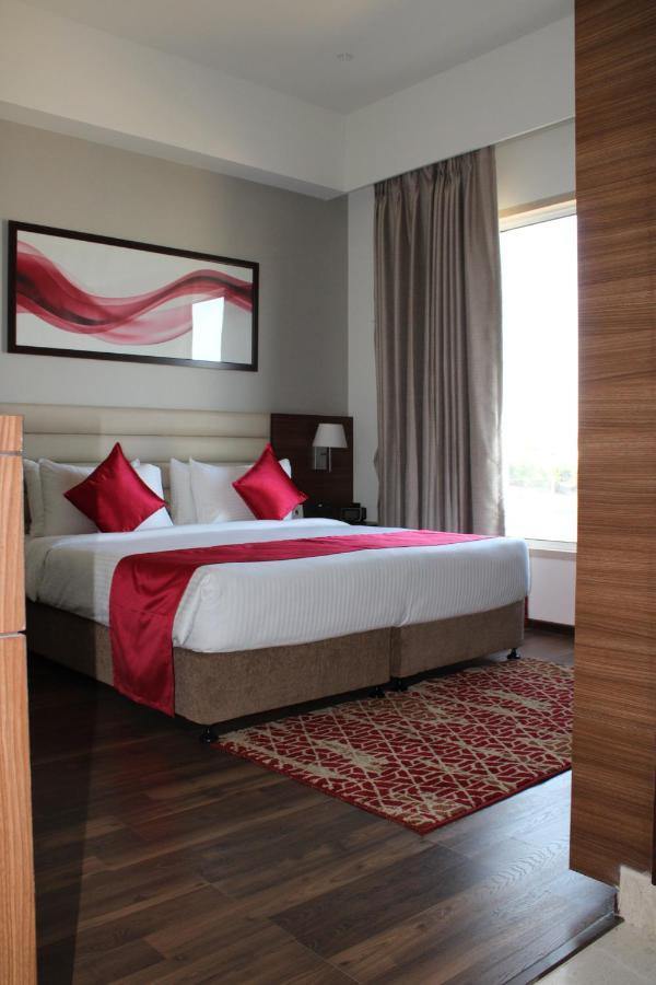 Отель Ramada By Wyndham Gandhidham Shinay Экстерьер фото