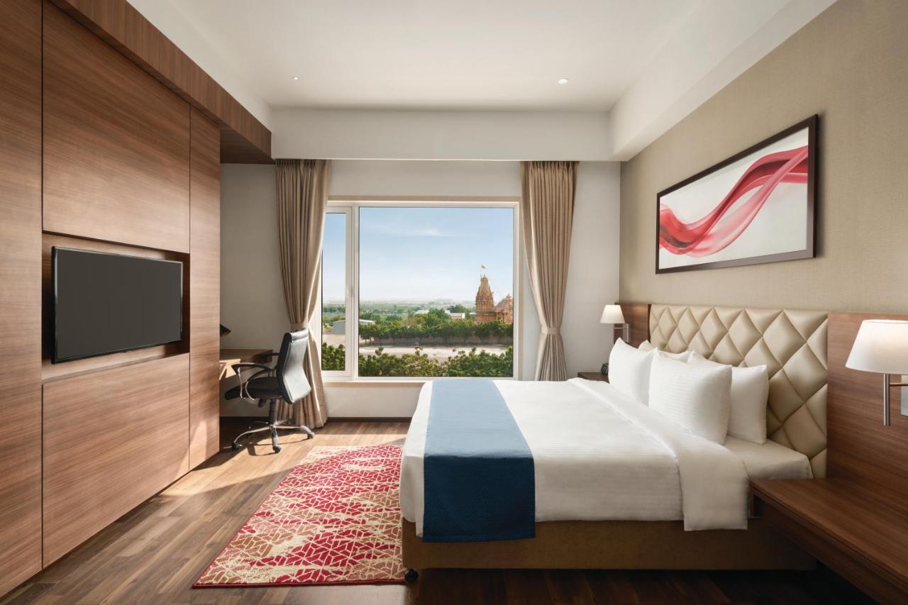 Отель Ramada By Wyndham Gandhidham Shinay Экстерьер фото