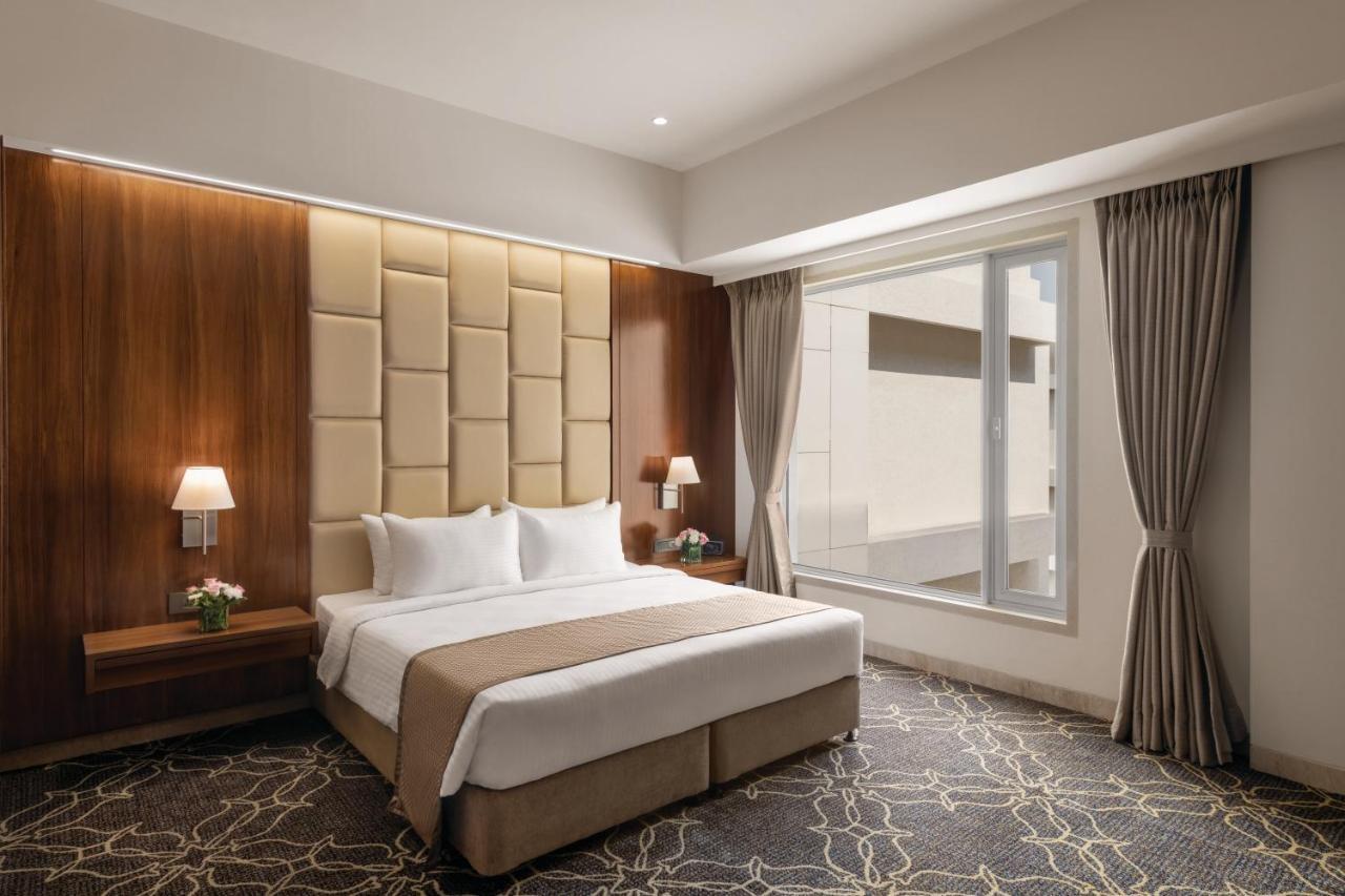 Отель Ramada By Wyndham Gandhidham Shinay Экстерьер фото