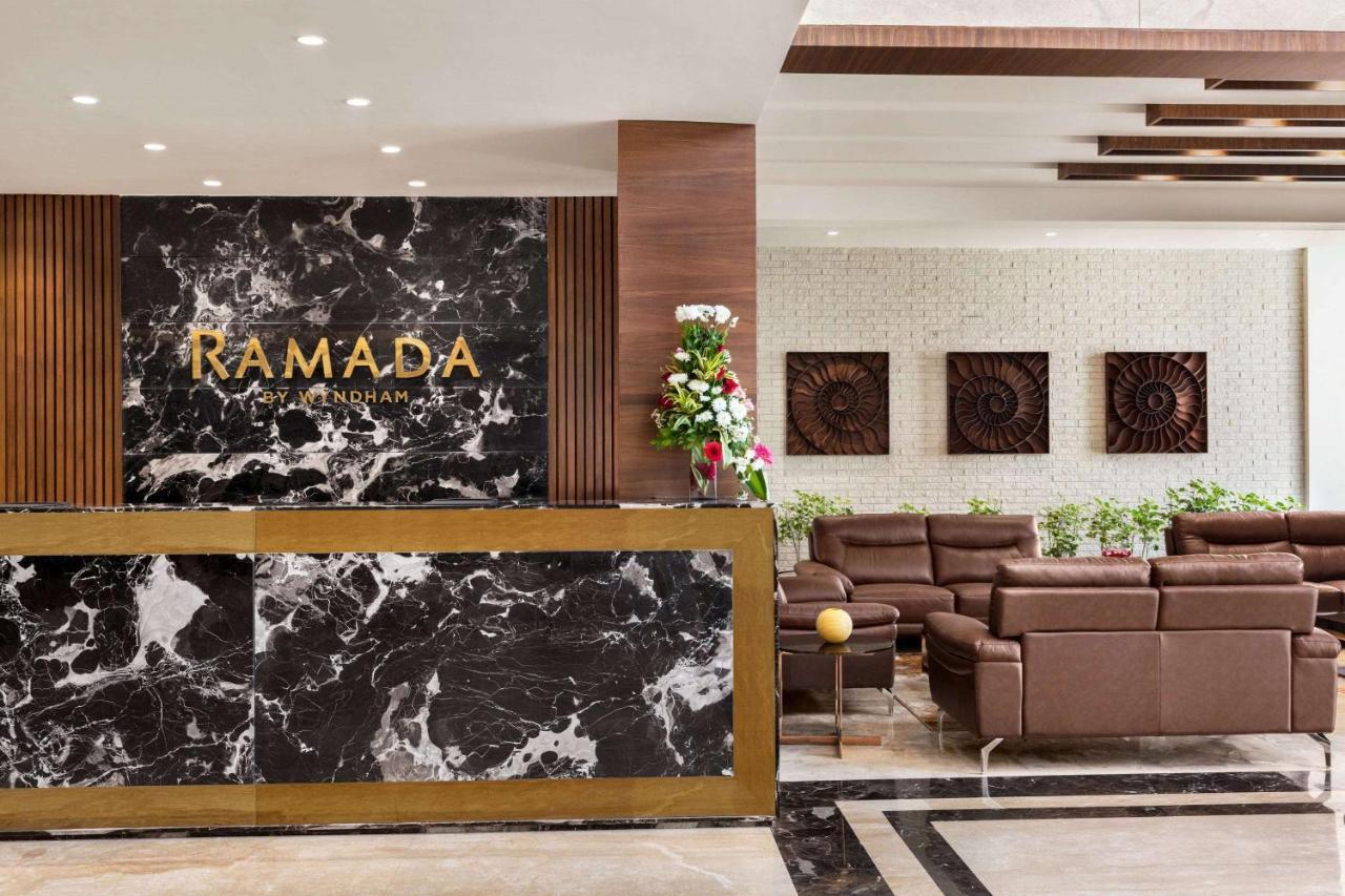 Отель Ramada By Wyndham Gandhidham Shinay Экстерьер фото