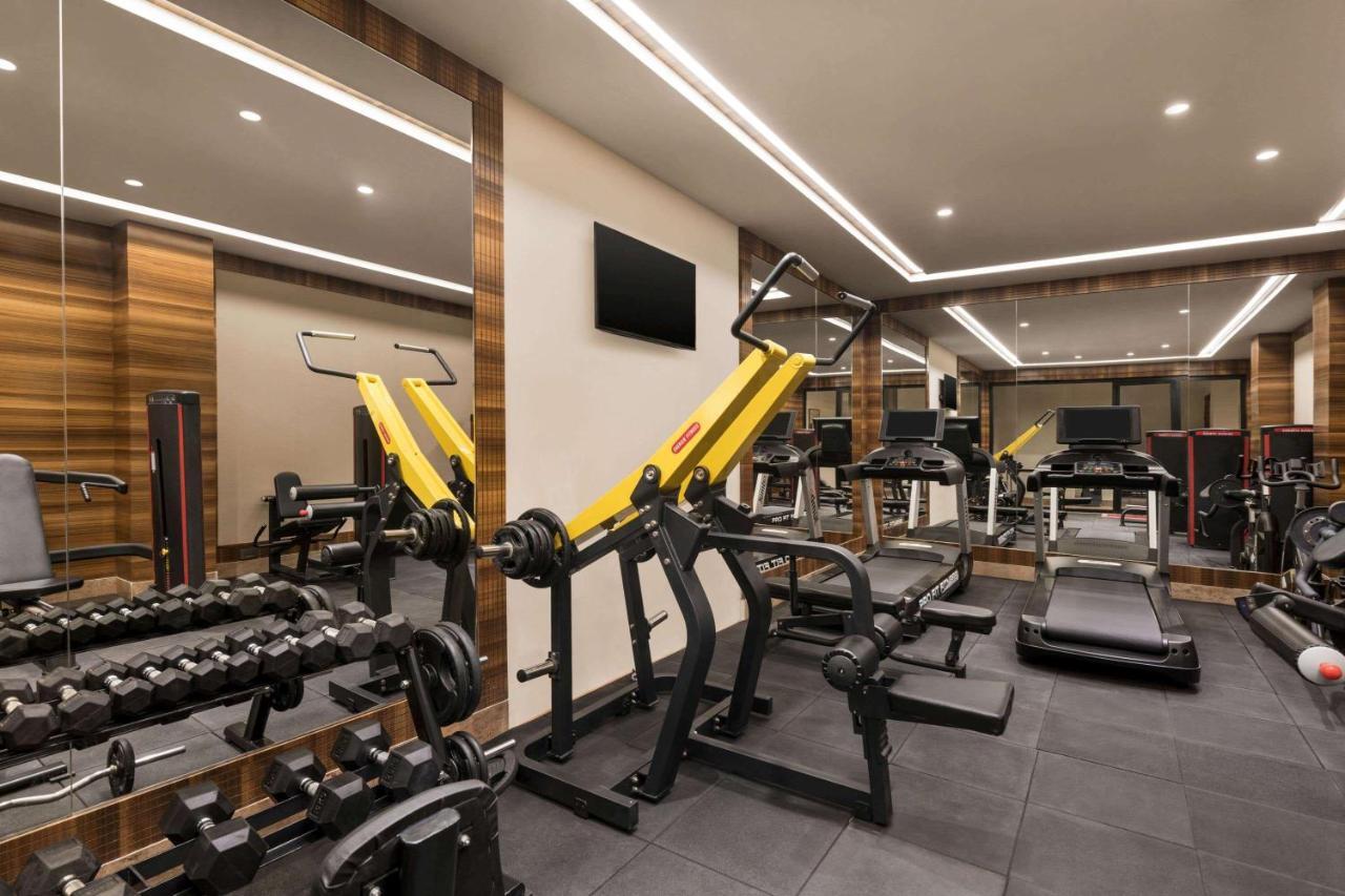 Отель Ramada By Wyndham Gandhidham Shinay Экстерьер фото