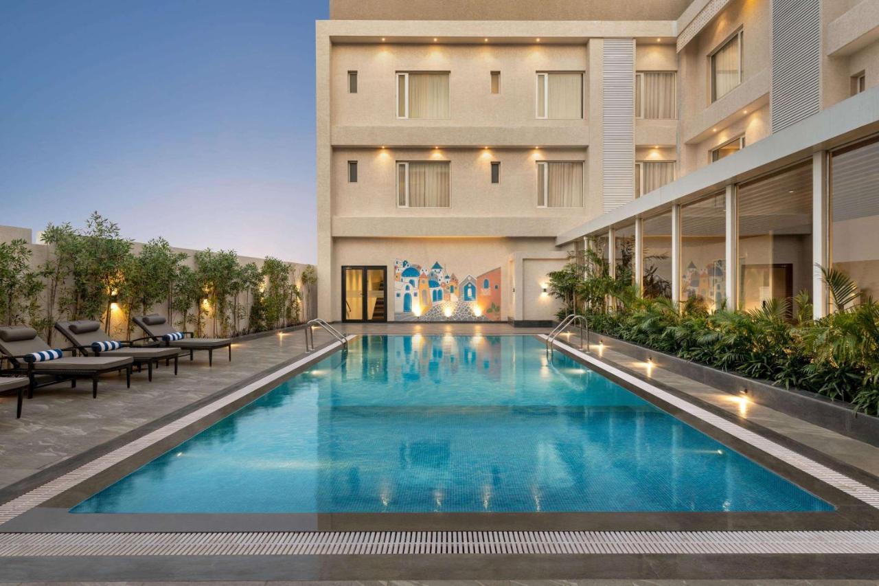 Отель Ramada By Wyndham Gandhidham Shinay Экстерьер фото